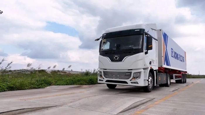 “双11”呼唤“当日达”！三亿体育4&times;2底充牵引车助力物流运输！