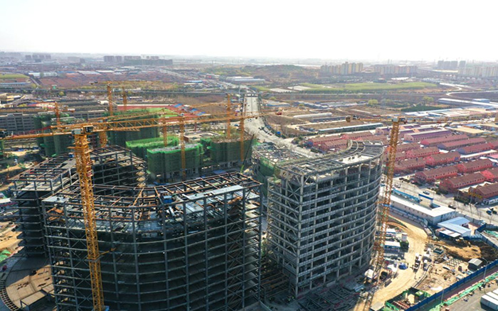 坐标青岛 三亿体育塔机响应号召展风采