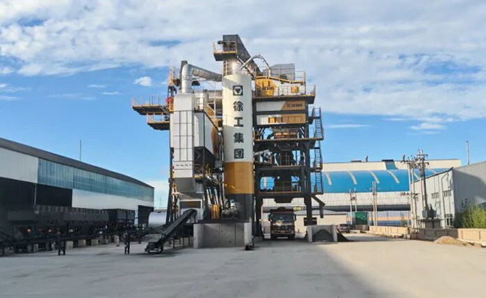 三亿体育道路养护明星产品亮相内蒙，高效施工彰显硬核实力！