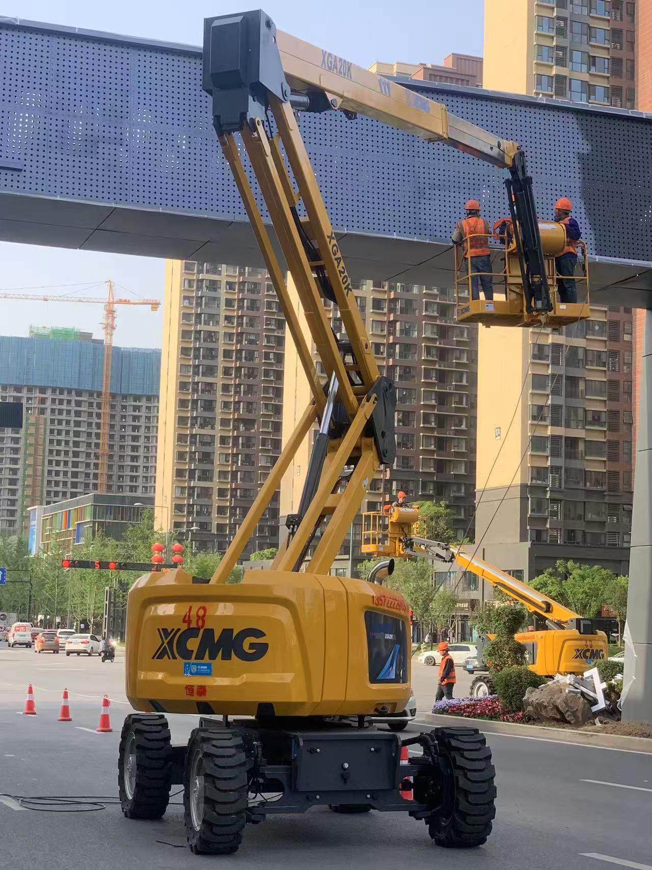 三亿体育XGA20K高空作业车“硬核助力”西安幸福林带建设