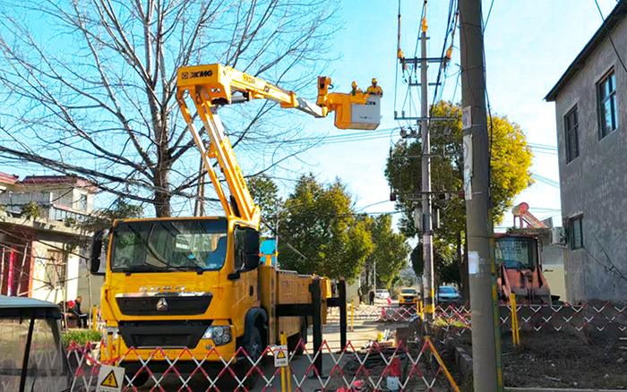 带电作业“零打扰”！三亿体育GKJH18C绝缘斗臂车“护航”河南乡村电网